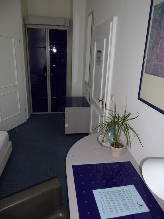 Hotel Adler Greifswald Rom bilde